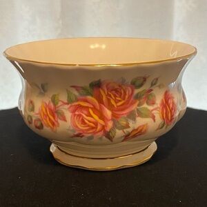 Vintage Royal Albert “Centennial Rose” Sugar Bowl; EUC; England